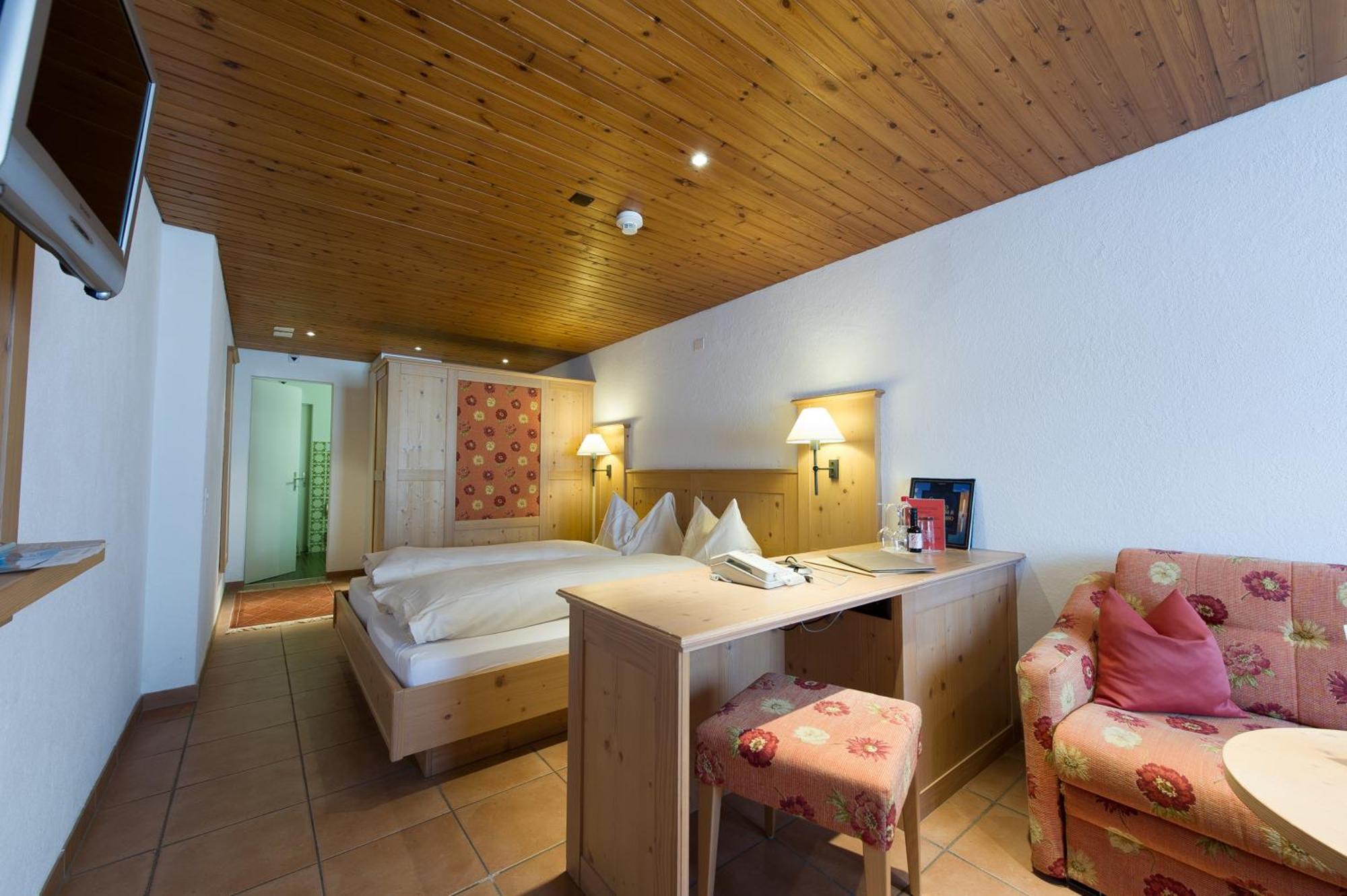 Alpenblick Hotel & Restaurant Wilderswil By Interlaken Room photo