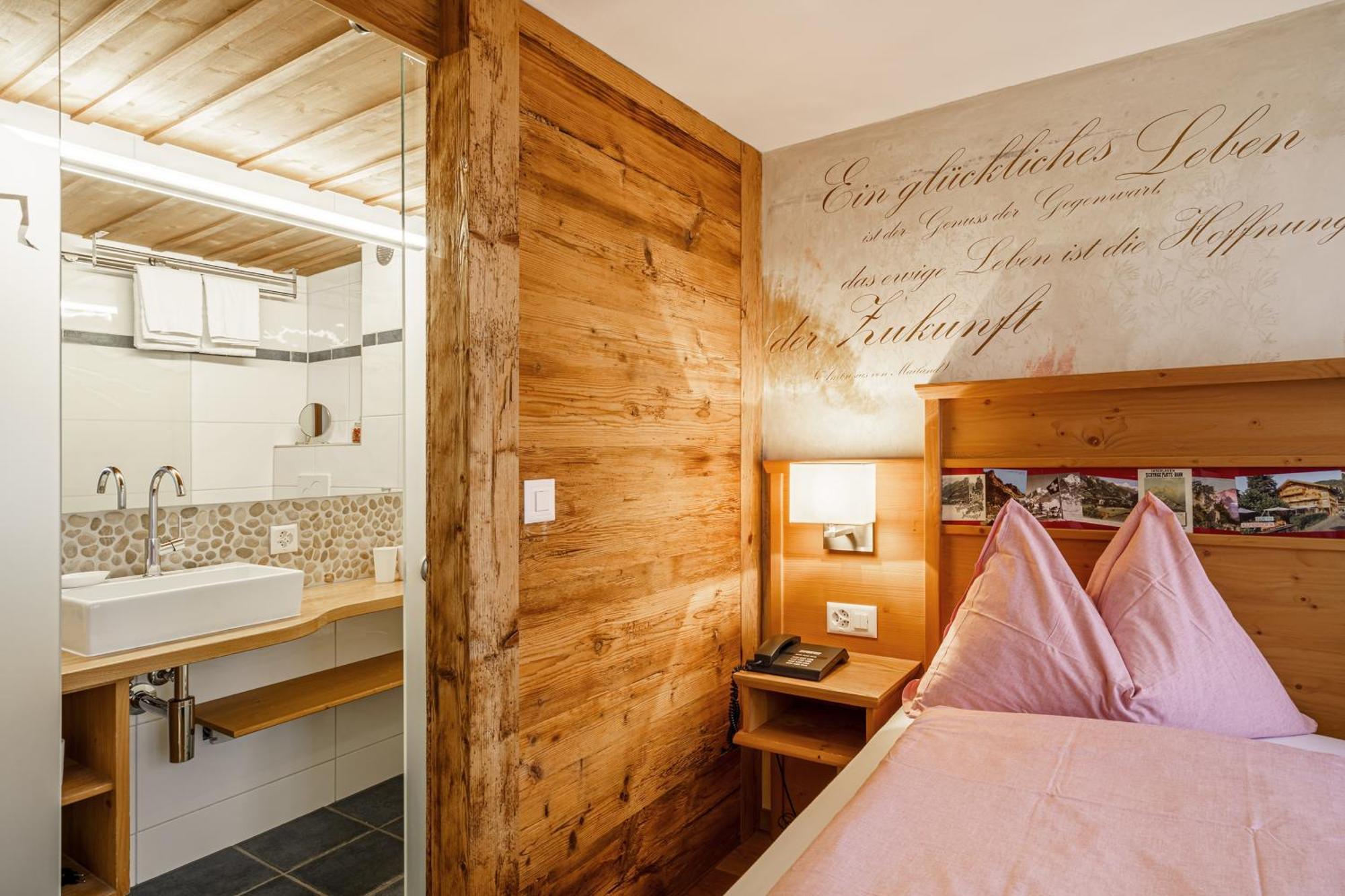 Alpenblick Hotel & Restaurant Wilderswil By Interlaken Room photo